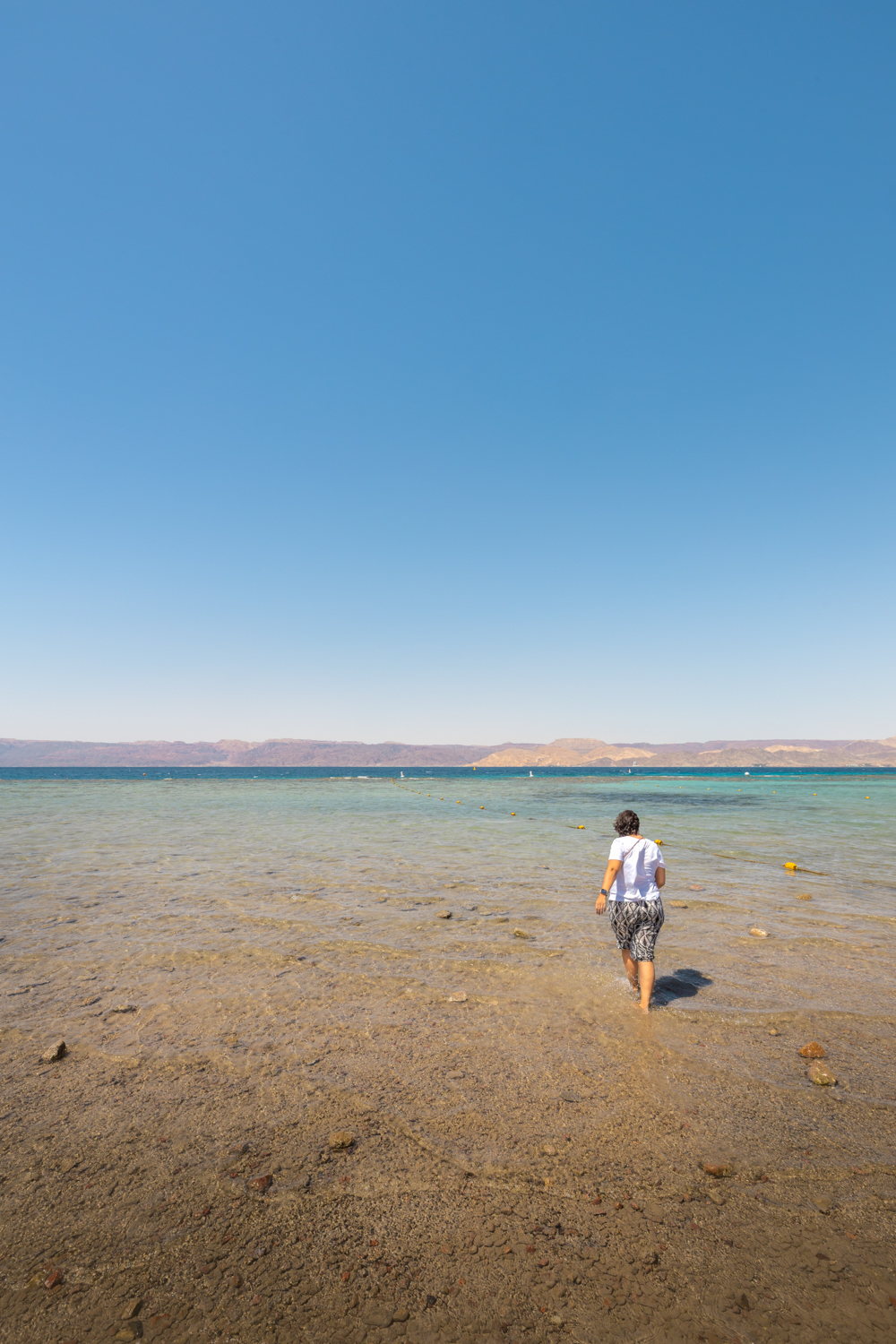 Carla na praia de Aqaba