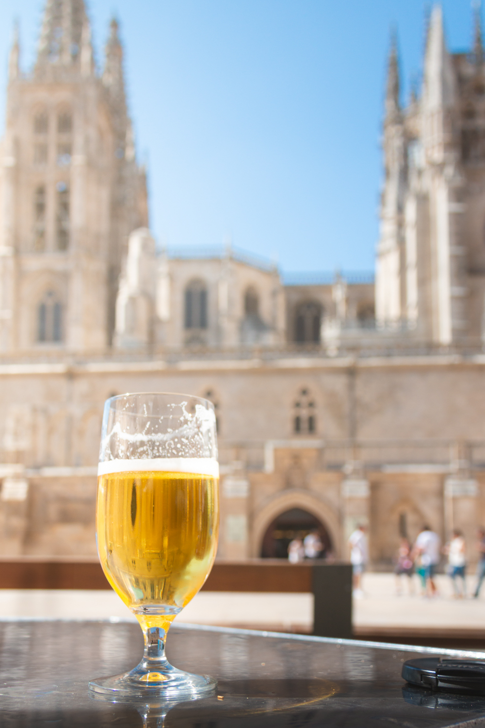 Bar em frente à Catedral