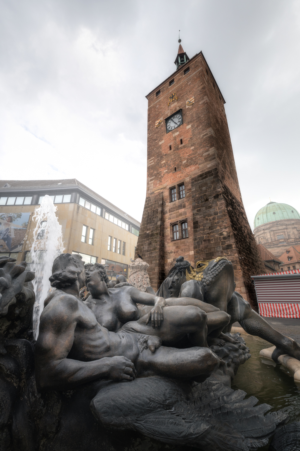 Weißer Turm e a Ehekarussel