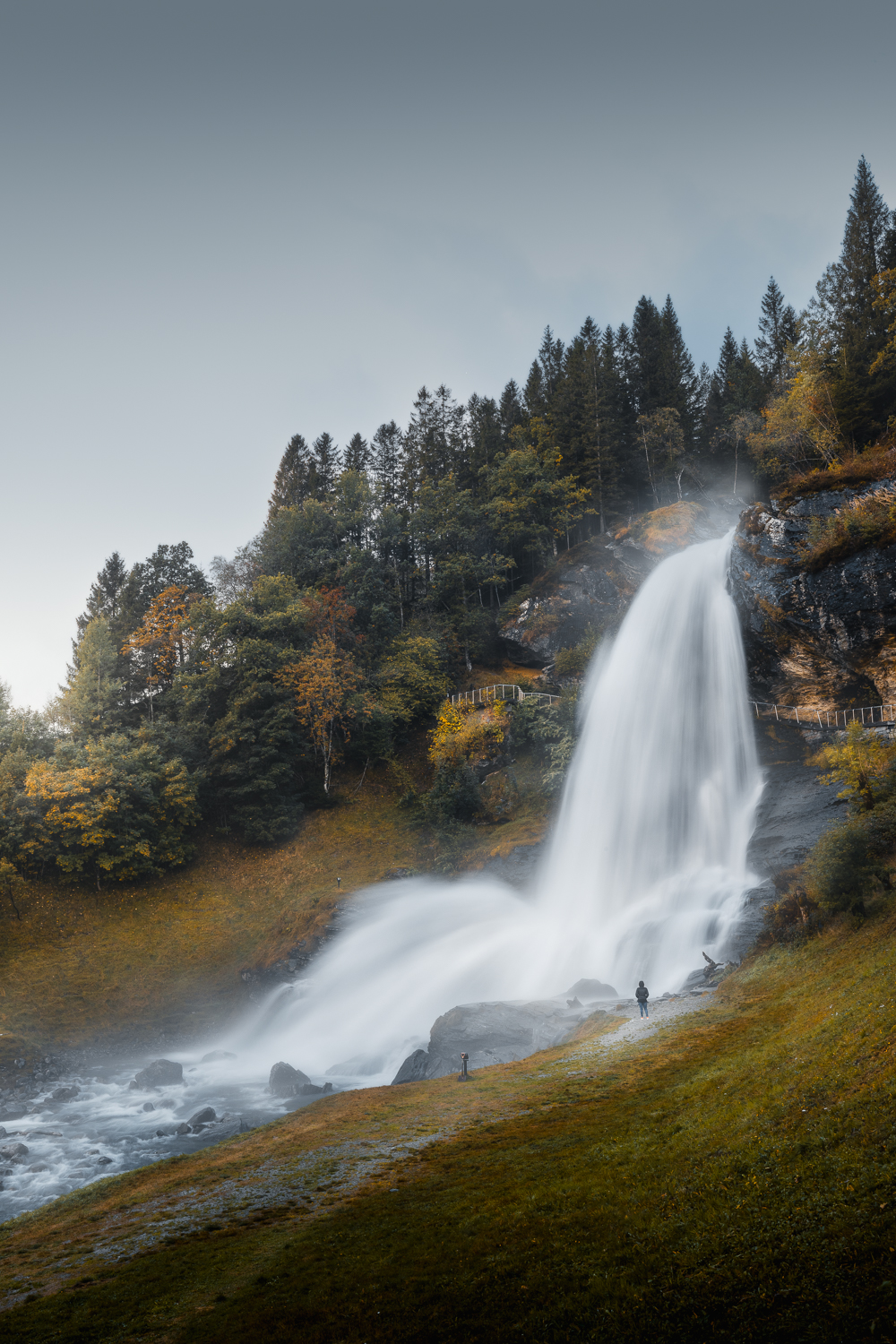 Carla junto à Steinsdalsfossen