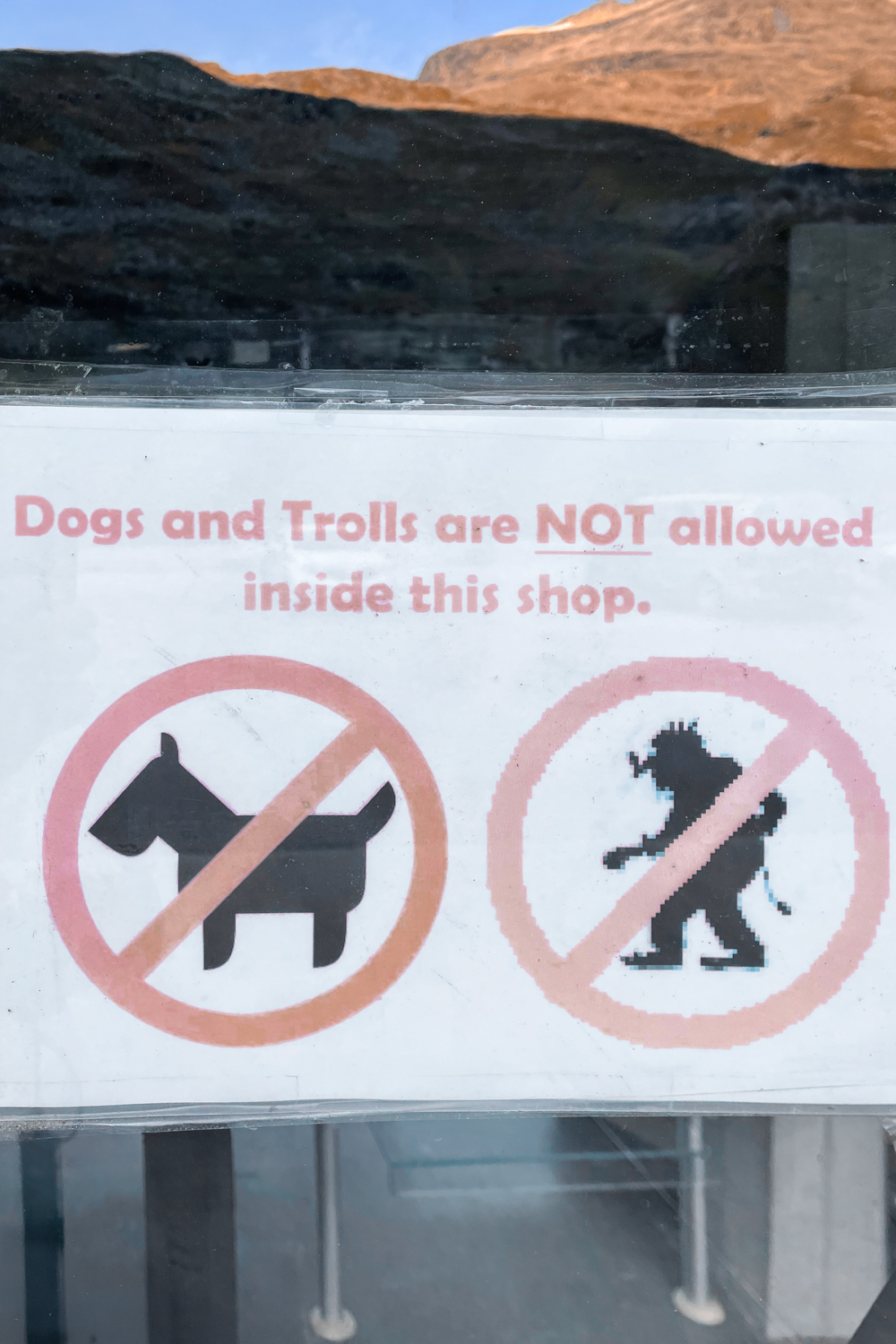 Proibido trolls