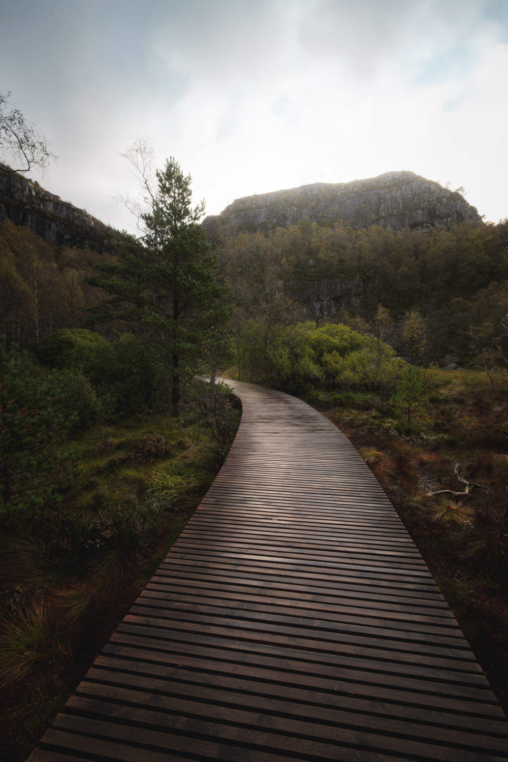 Caminho para a Preikestolen