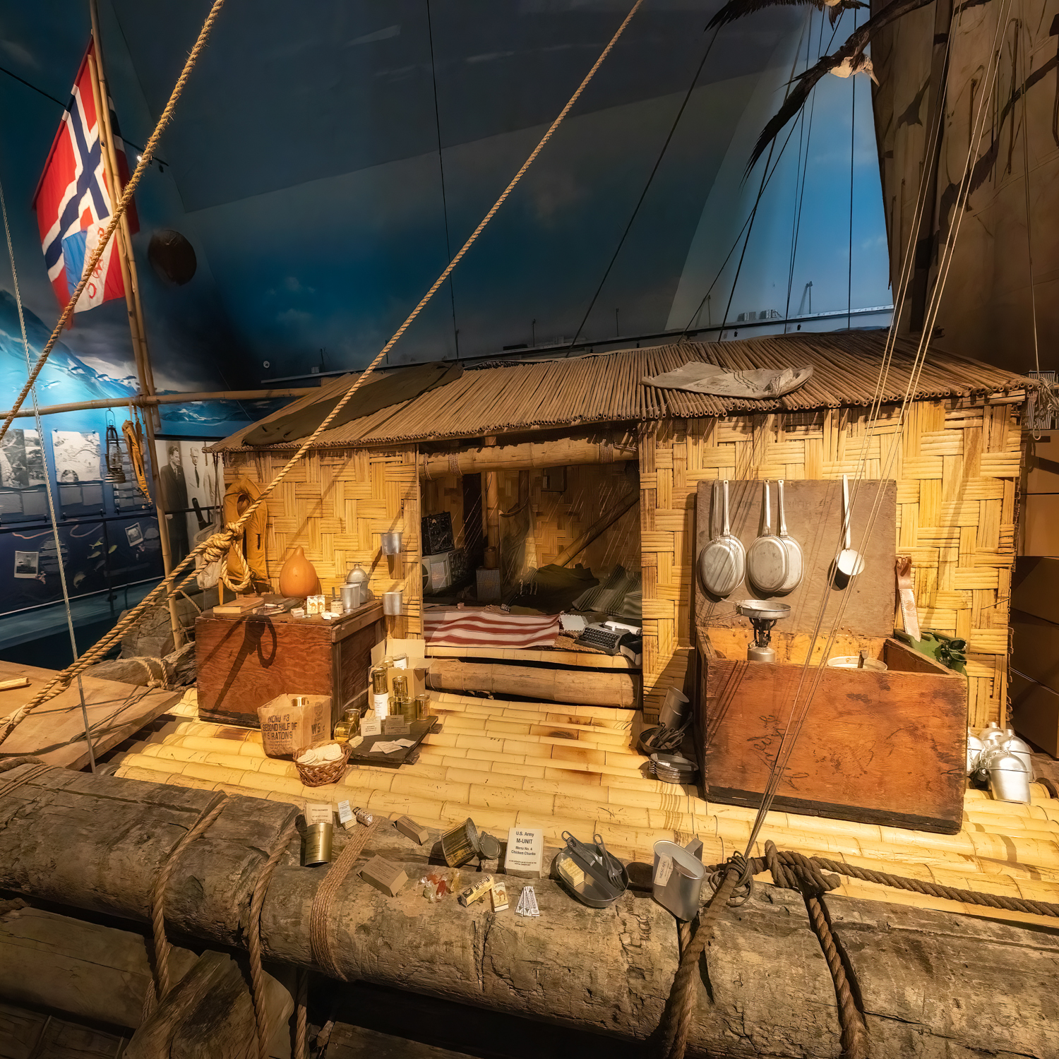 Lateral da jangada Kon-Tiki
