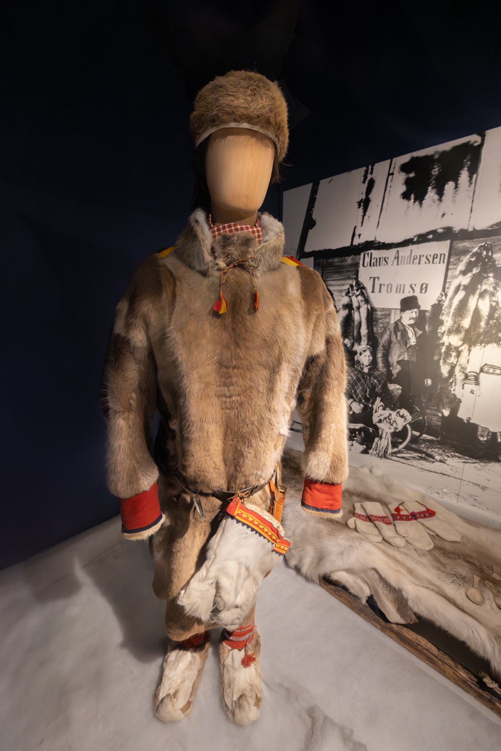Traje típico no Norsk Folkemuseum