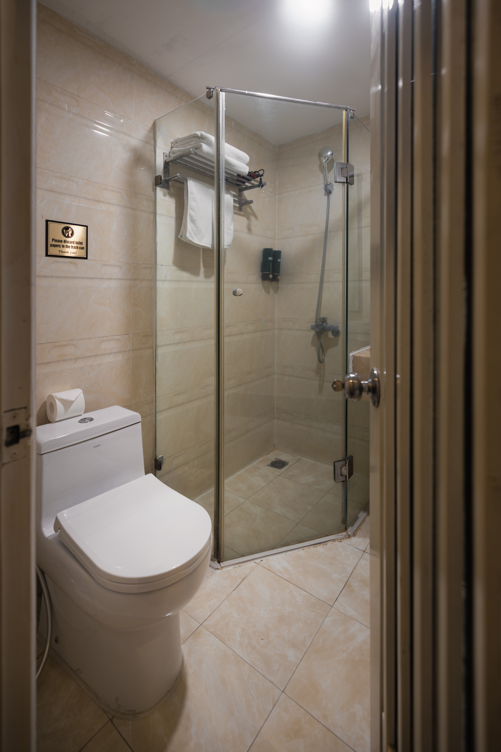 Wc do quarto do hotel em Hanoi