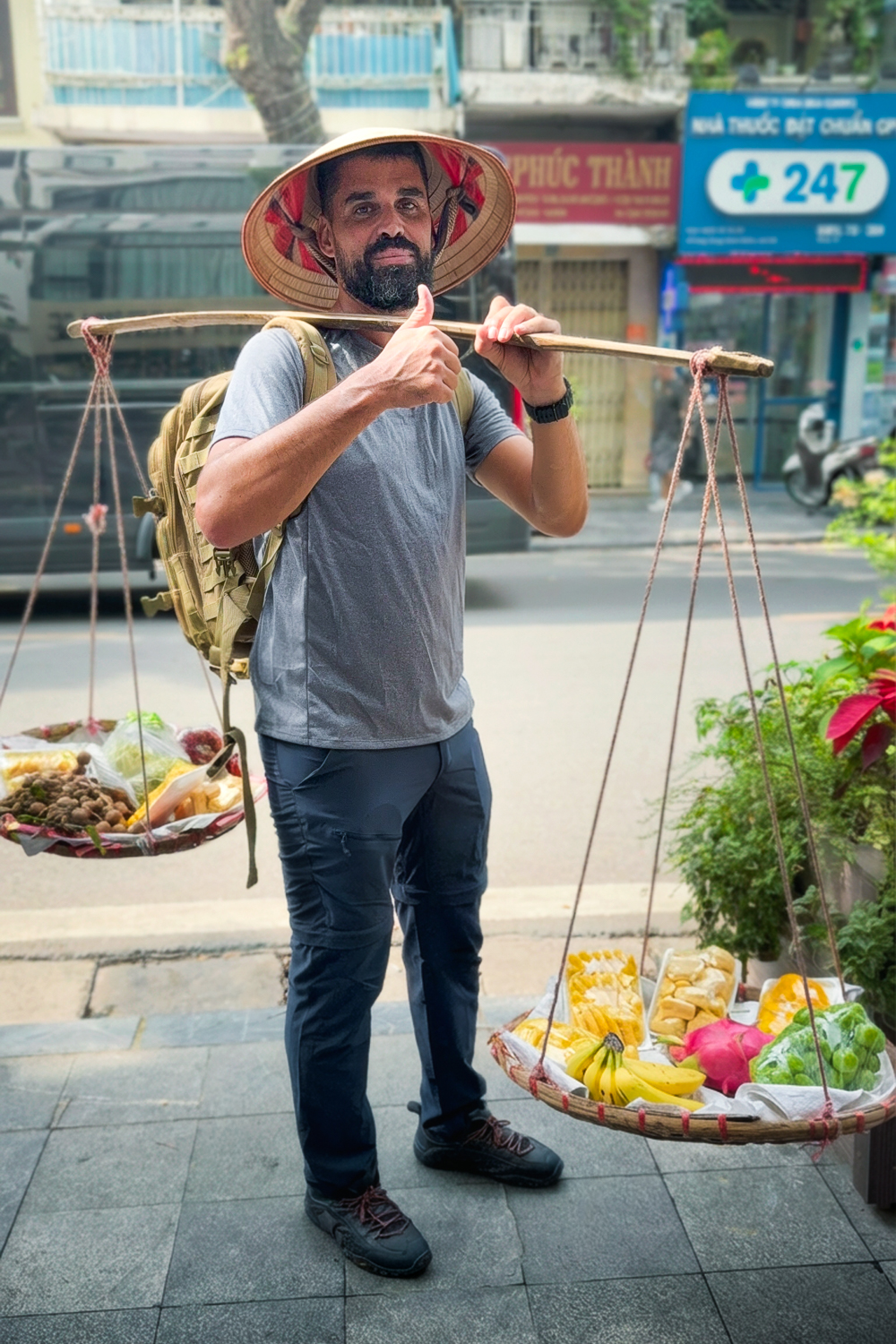Tiago a segurar o gánh