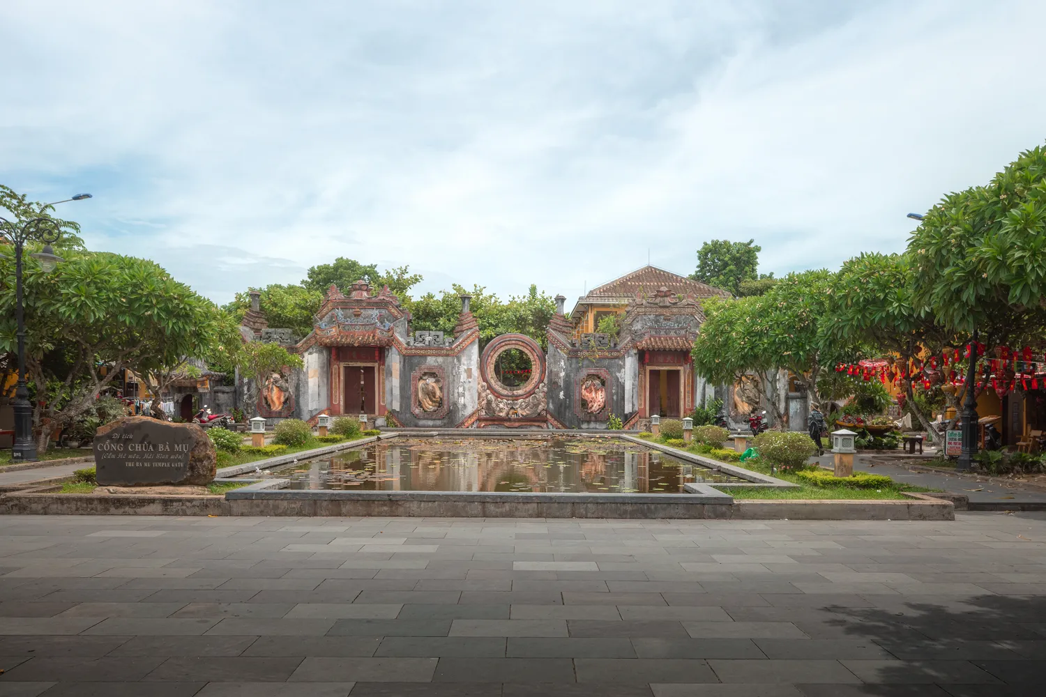 Chua Ba Mu