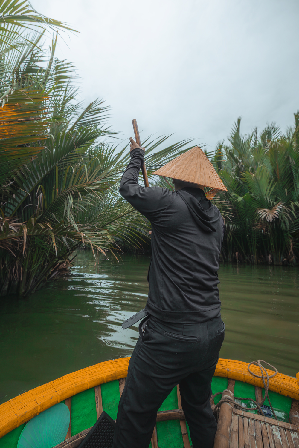 Remador do coconut basket boat