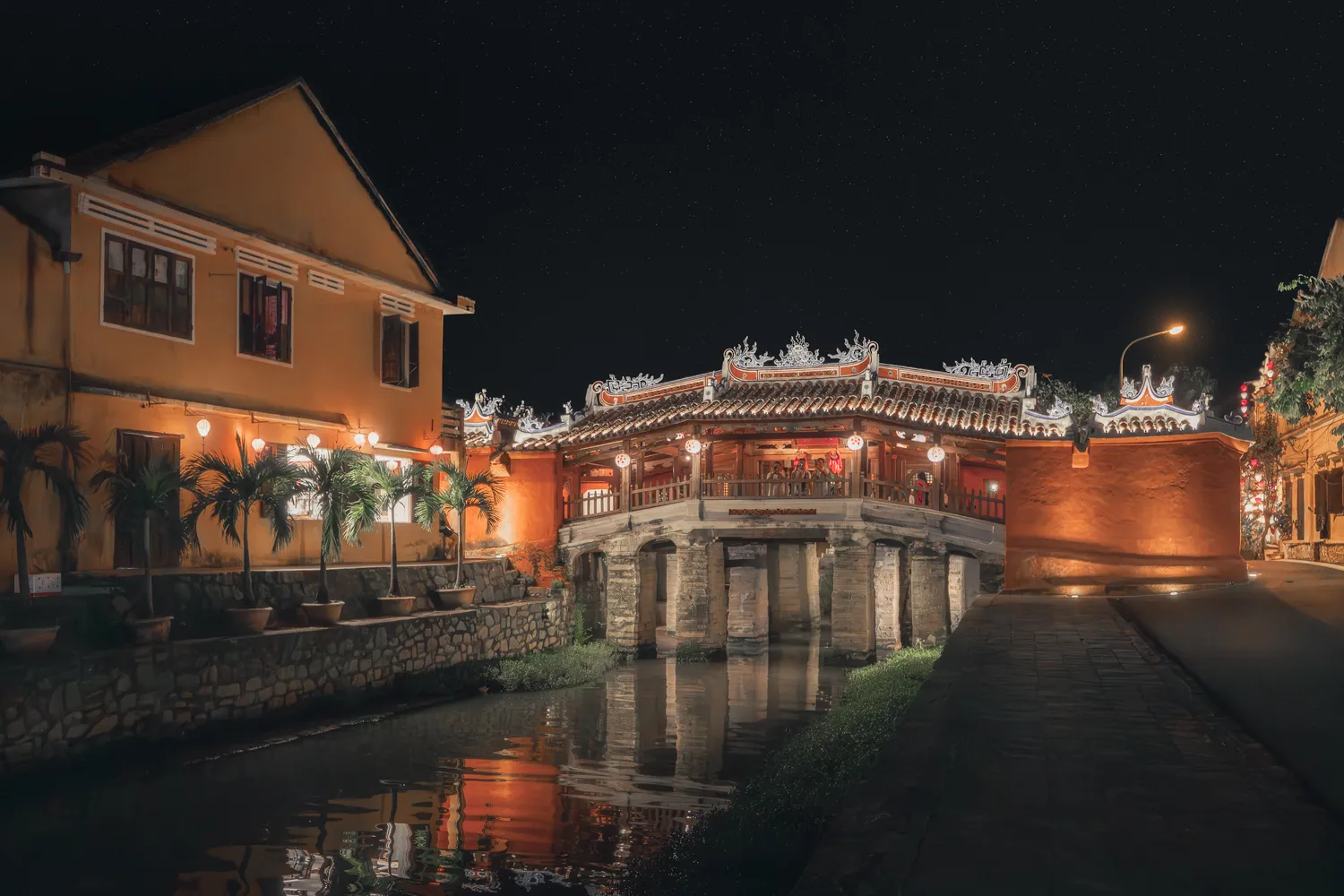 Ponte Japonesa à noite