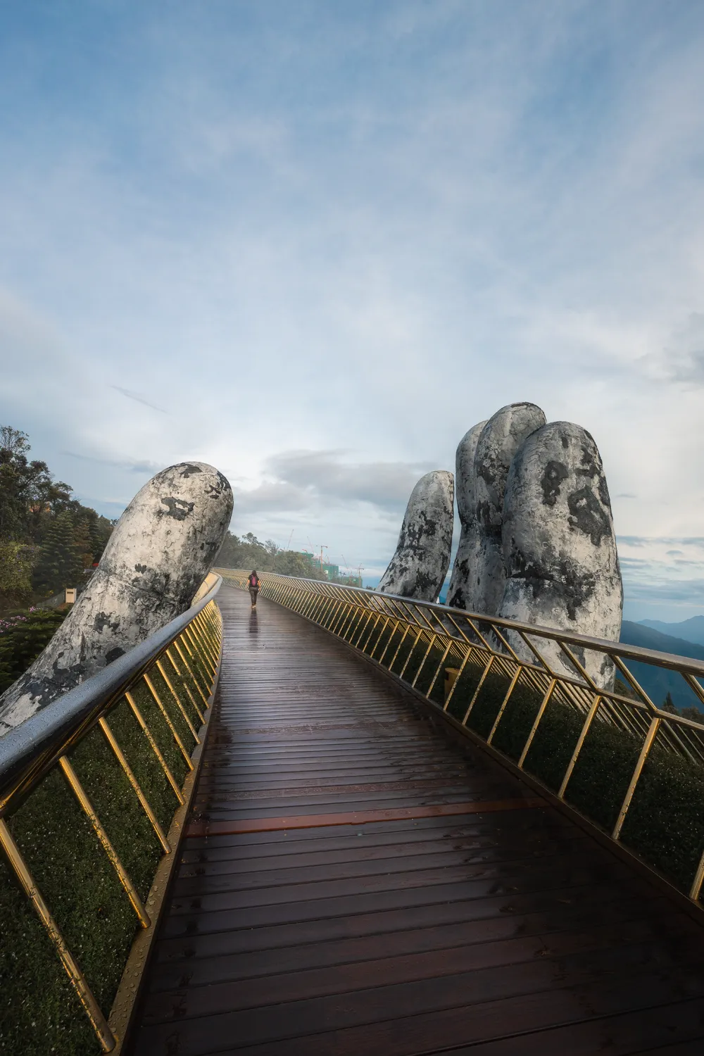 Carla na Golden Bridge